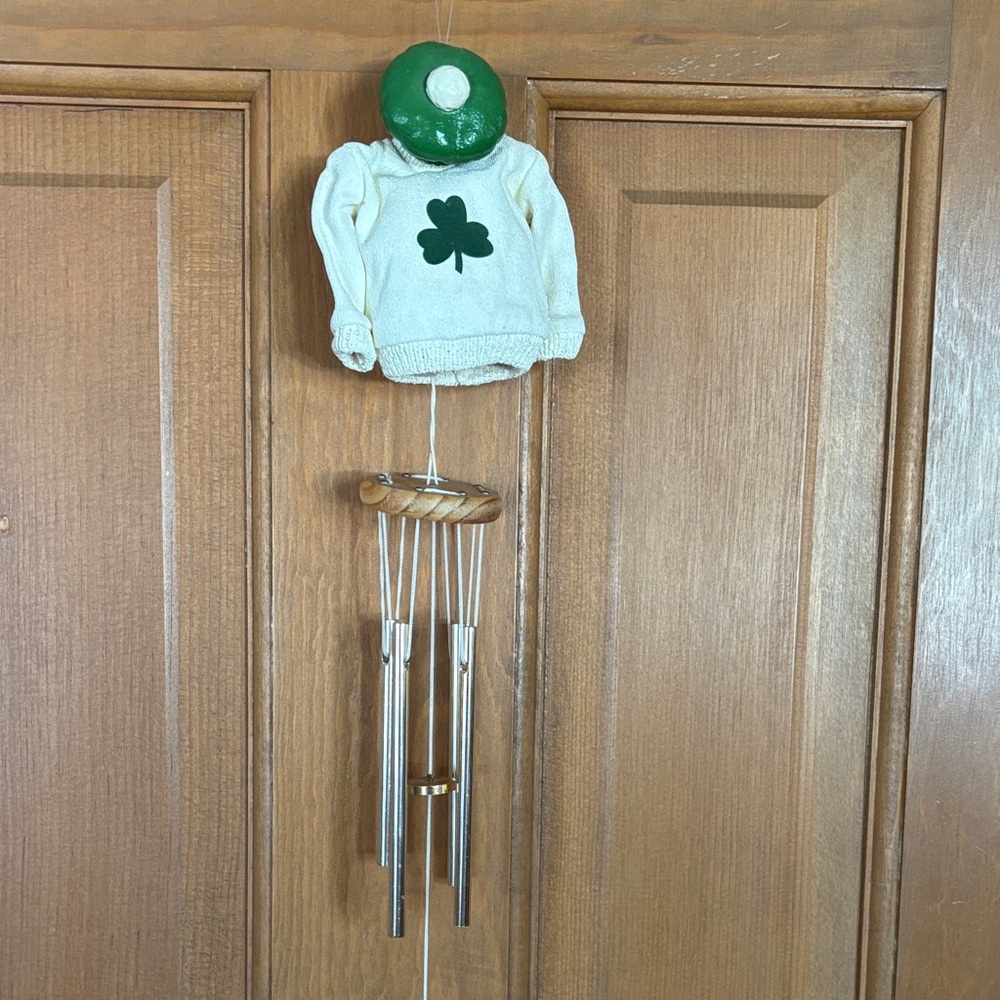 Green and White Shamrock Wall Hanging